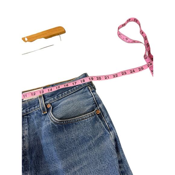 Levi’s The Vintage Twin Upcycled Jeans 501 Fit Size 40 Or Womens 12/14 - Picture 9 of 11